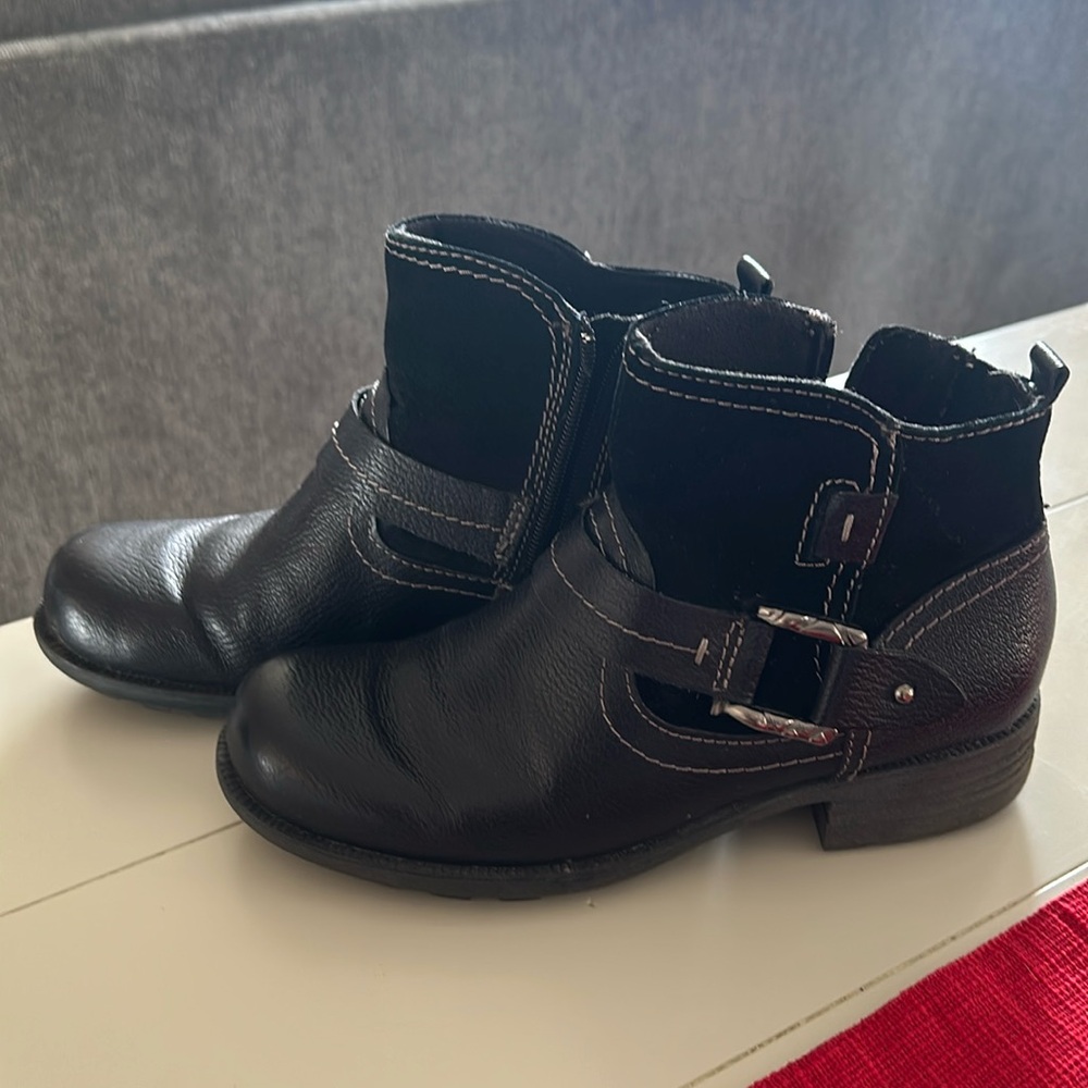 Ankle black boots